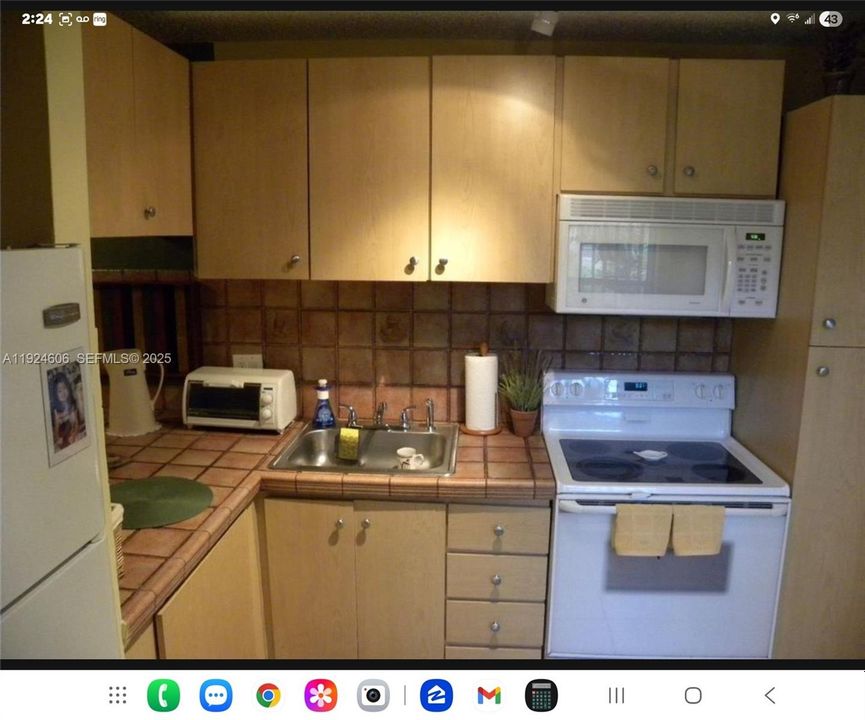 出租: $1,800 (1 贝兹, 1 浴室, 750 平方英尺)