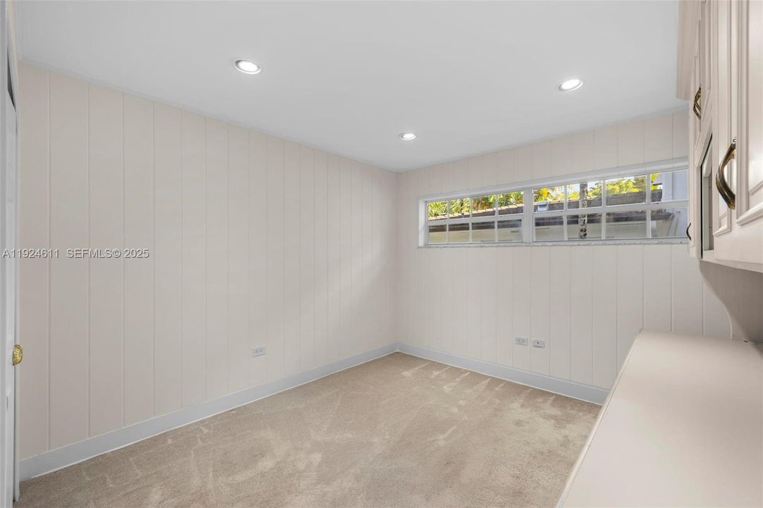 For Sale: $1,749,000 (3 beds, 2 baths, 1880 Square Feet)