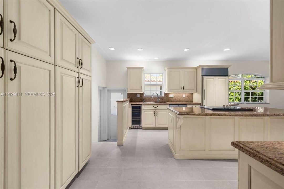 For Sale: $1,749,000 (3 beds, 2 baths, 1880 Square Feet)