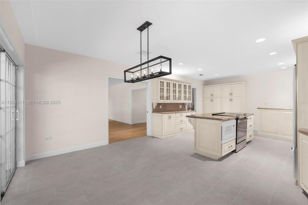 For Sale: $1,749,000 (3 beds, 2 baths, 1880 Square Feet)