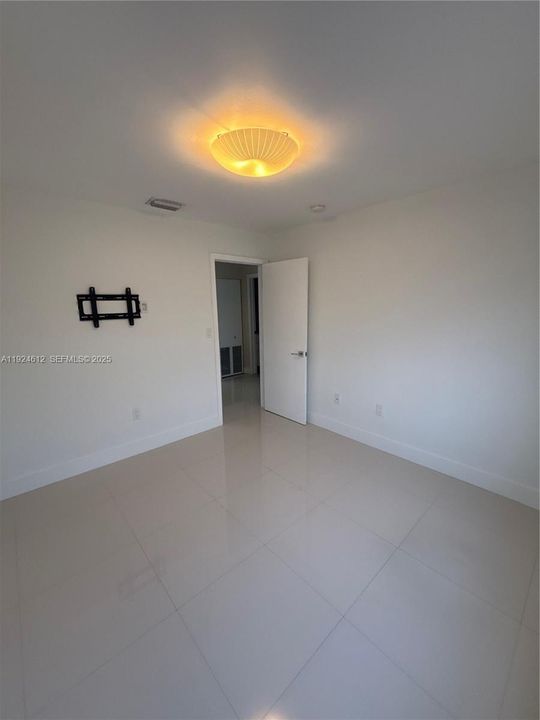 出租: $3,500 (3 贝兹, 3 浴室, 1425 平方英尺)