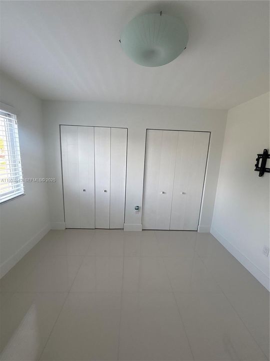 出租: $3,500 (3 贝兹, 3 浴室, 1425 平方英尺)