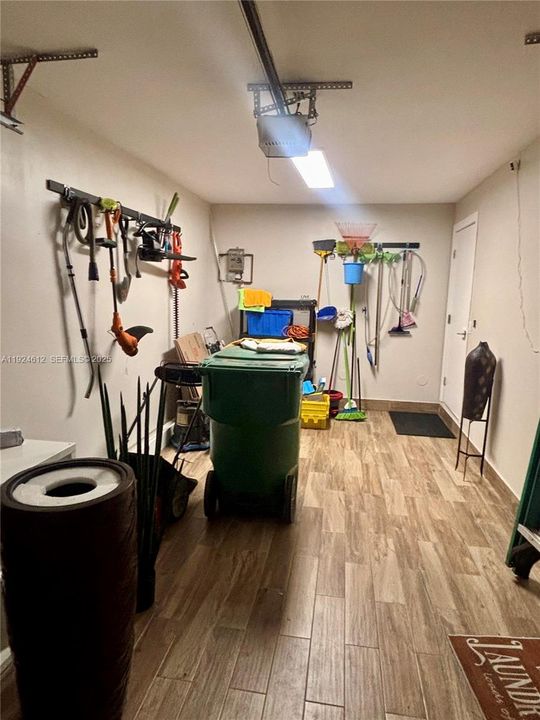 出租: $3,500 (3 贝兹, 3 浴室, 1425 平方英尺)