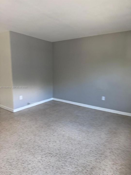 出租: $1,600 (1 贝兹, 1 浴室, 4788 平方英尺)