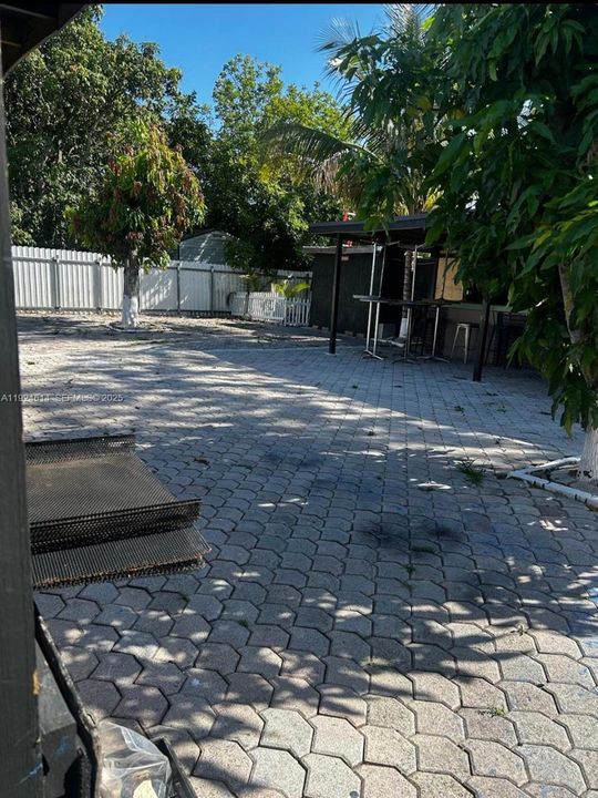 На продажу: $460,000 (5 спален, 2 ванн, 1508 Квадратных фут)