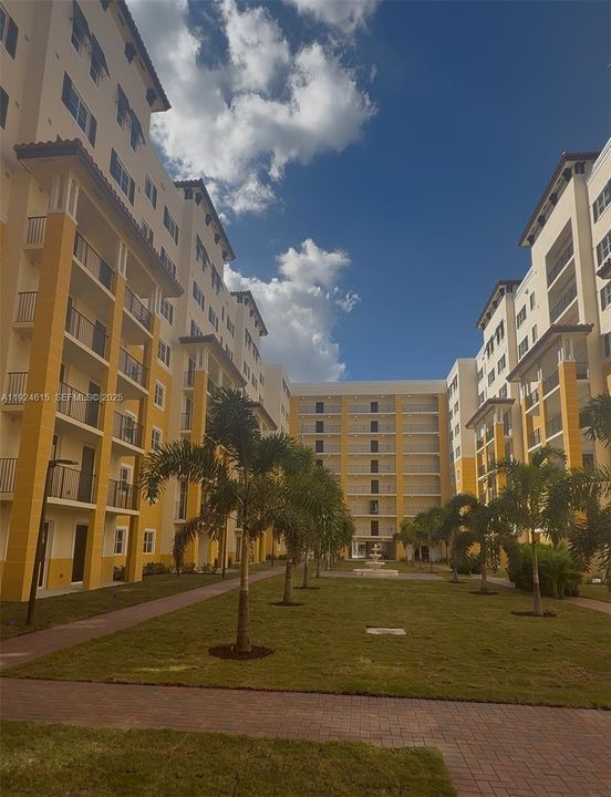 For Rent: $1,970 (1 beds, 1 baths, 5164 Square Feet)