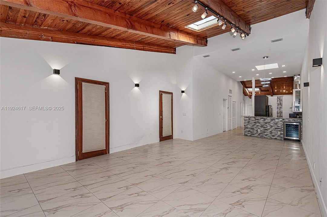 For Sale: $950,000 (3 beds, 2 baths, 1680 Square Feet)