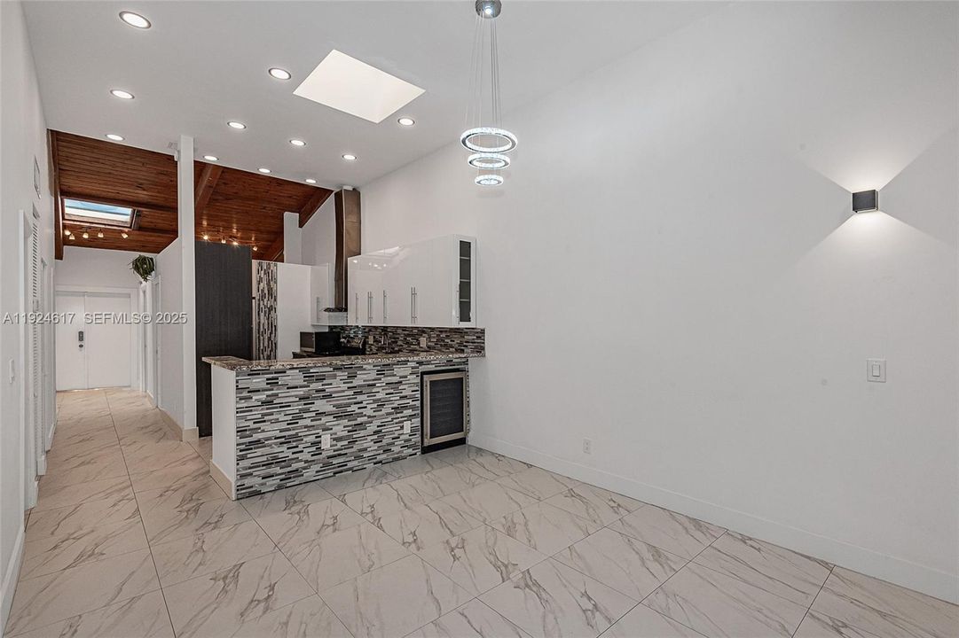 For Sale: $950,000 (3 beds, 2 baths, 1680 Square Feet)