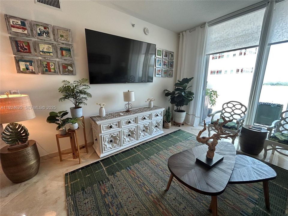 For Sale: $600,000 (2 beds, 2 baths, 1467 Square Feet)