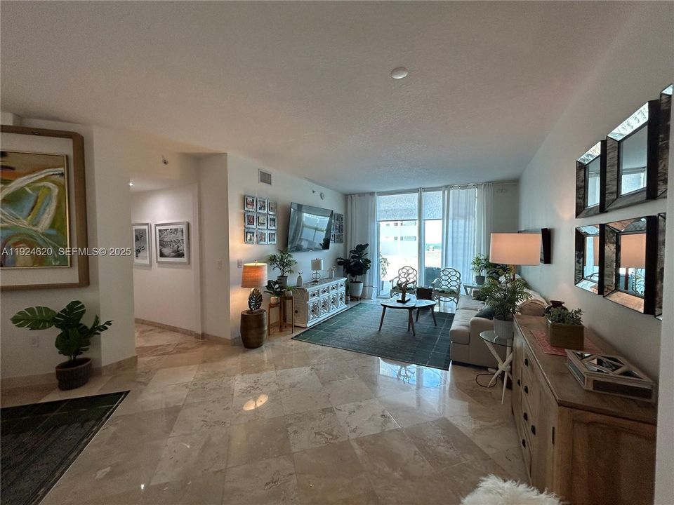 For Sale: $600,000 (2 beds, 2 baths, 1467 Square Feet)