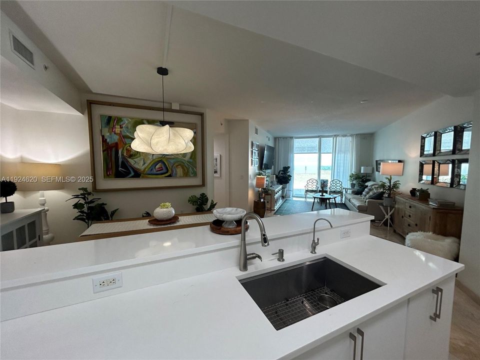 For Sale: $600,000 (2 beds, 2 baths, 1467 Square Feet)