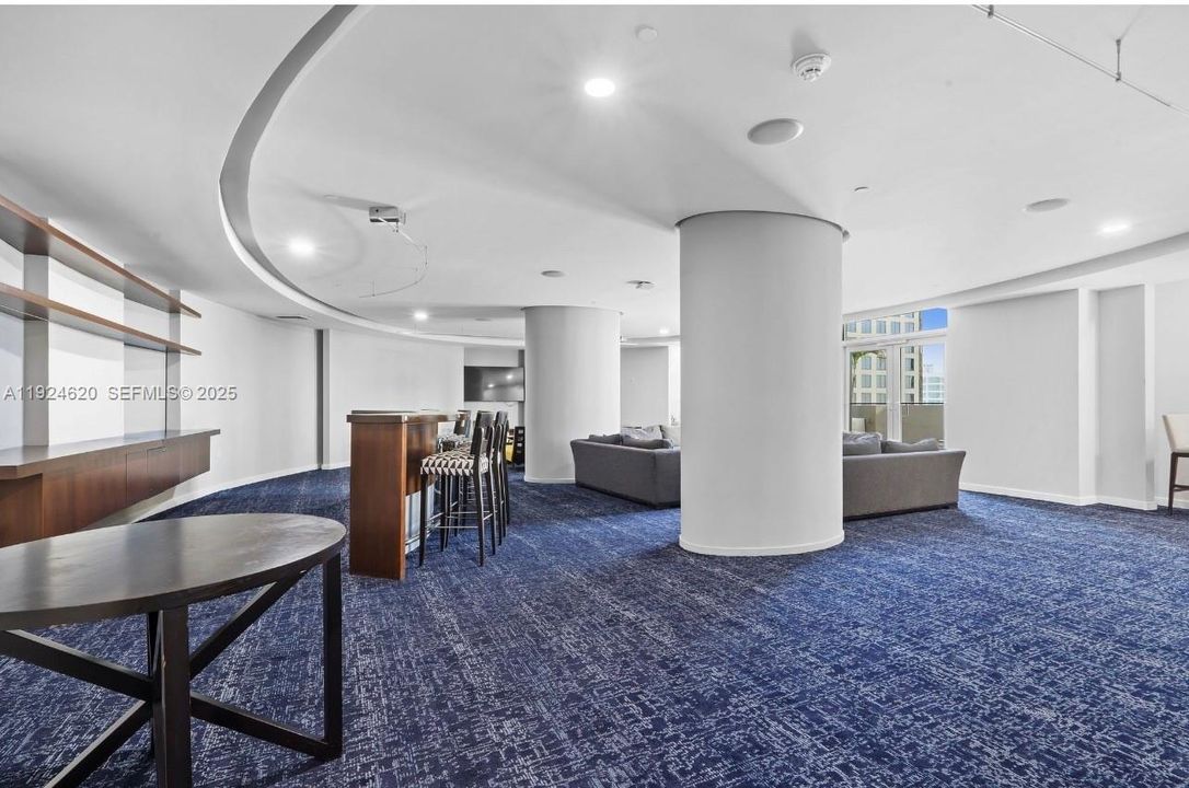 For Sale: $600,000 (2 beds, 2 baths, 1467 Square Feet)