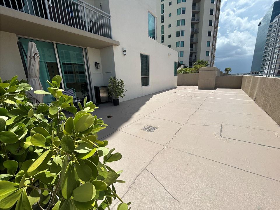 For Sale: $600,000 (2 beds, 2 baths, 1467 Square Feet)