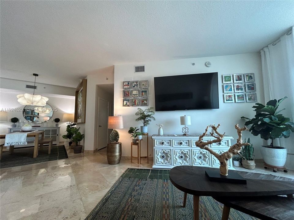 For Sale: $600,000 (2 beds, 2 baths, 1467 Square Feet)