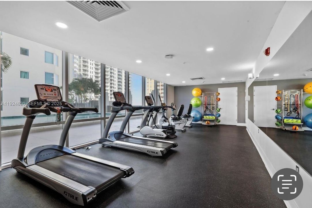 For Sale: $600,000 (2 beds, 2 baths, 1467 Square Feet)