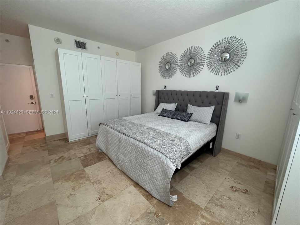 For Sale: $600,000 (2 beds, 2 baths, 1467 Square Feet)