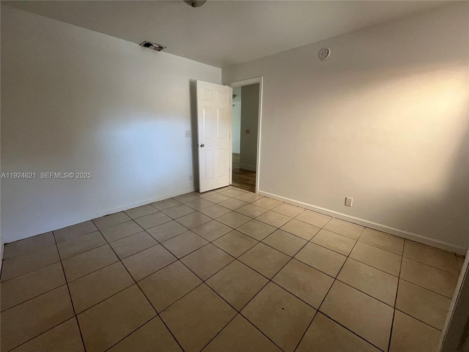 For Sale: $169,000 (2 beds, 2 baths, 980 Square Feet)