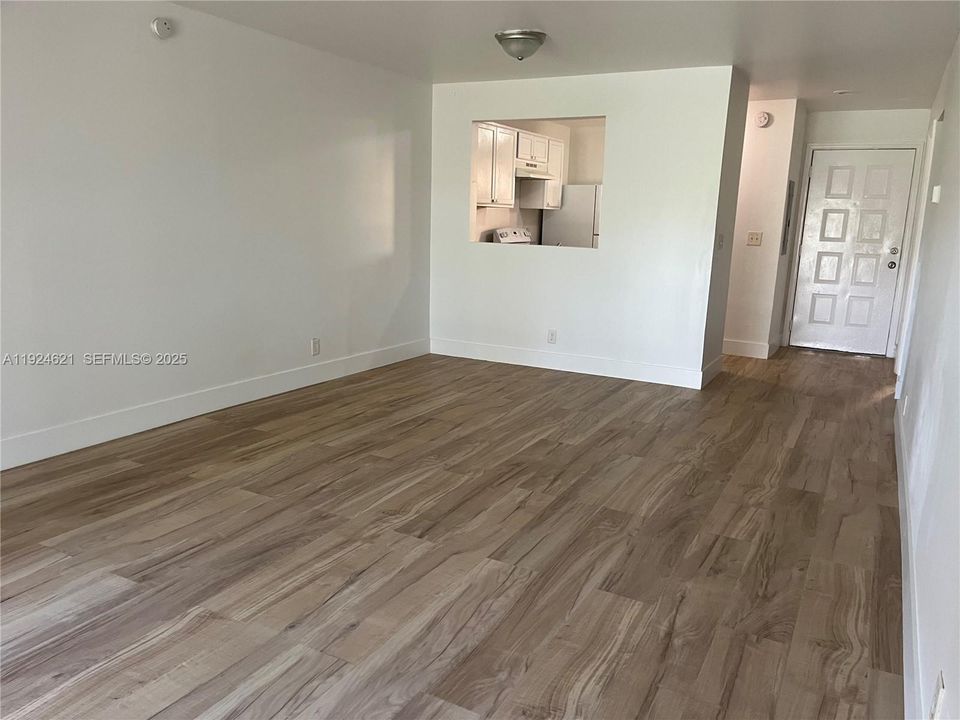 For Sale: $169,000 (2 beds, 2 baths, 980 Square Feet)