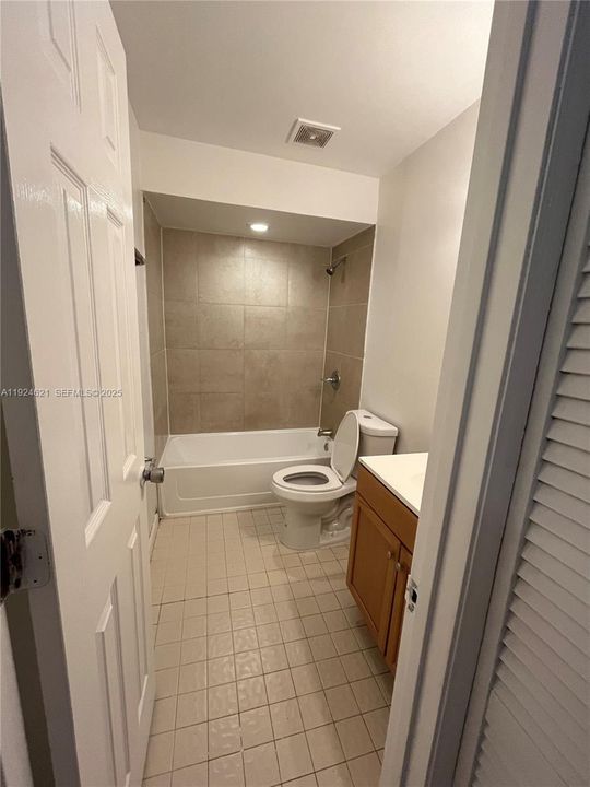 For Sale: $169,000 (2 beds, 2 baths, 980 Square Feet)