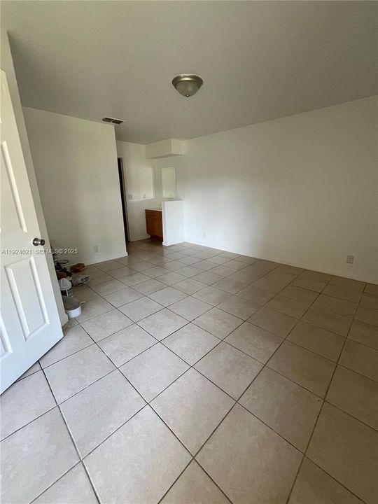 For Sale: $169,000 (2 beds, 2 baths, 980 Square Feet)