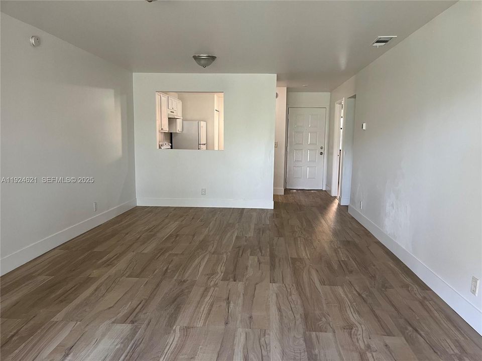 For Sale: $169,000 (2 beds, 2 baths, 980 Square Feet)