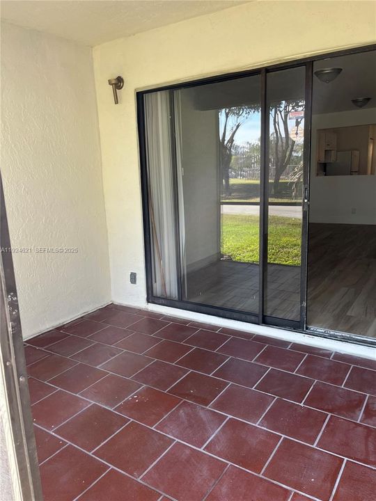 For Sale: $169,000 (2 beds, 2 baths, 980 Square Feet)