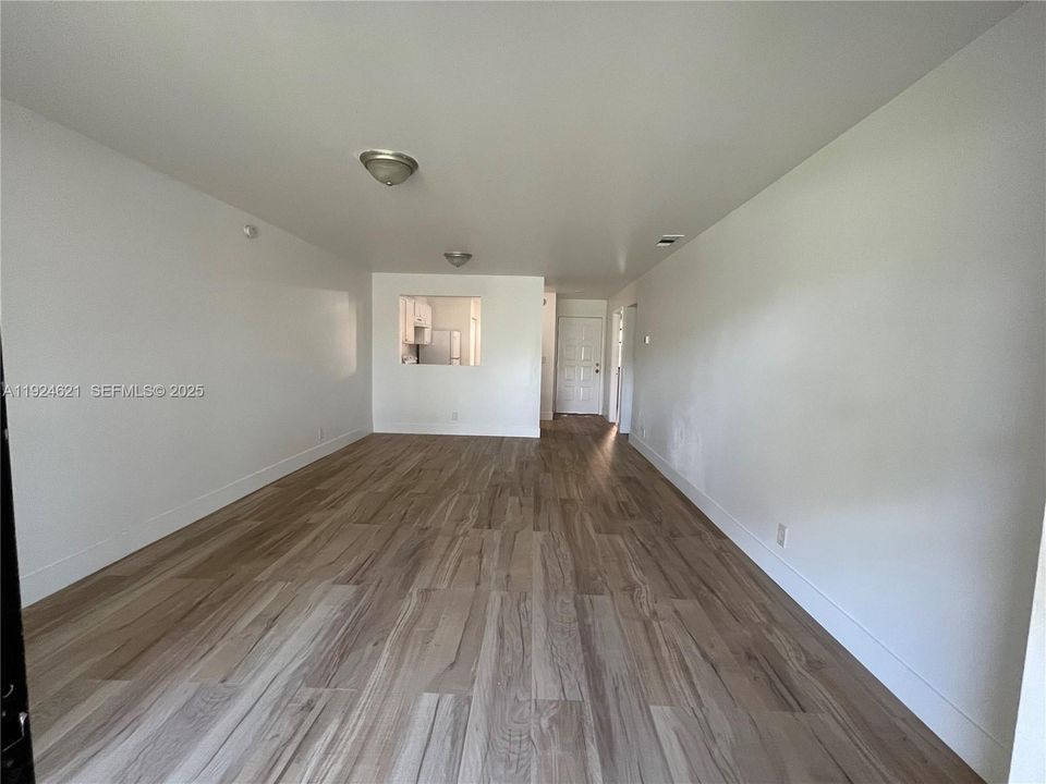 For Sale: $169,000 (2 beds, 2 baths, 980 Square Feet)