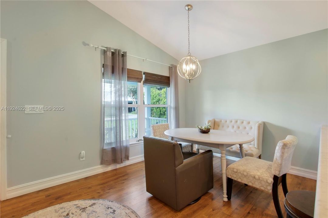 For Sale: $685,000 (3 beds, 2 baths, 1438 Square Feet)