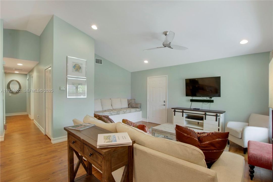 For Sale: $685,000 (3 beds, 2 baths, 1438 Square Feet)