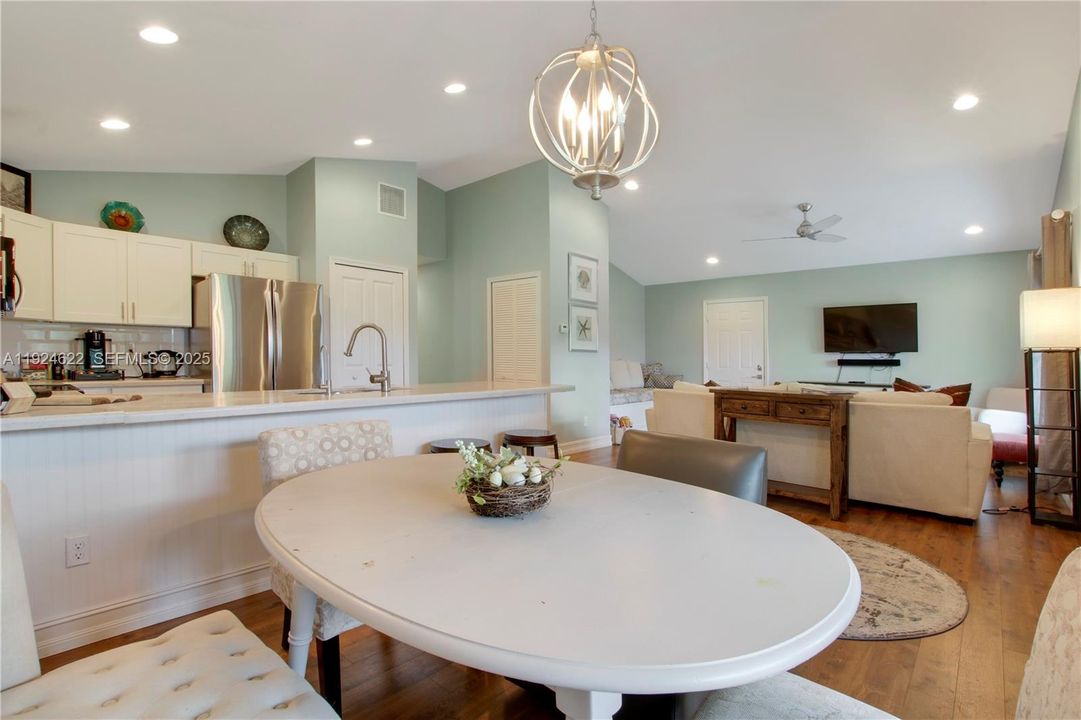 For Sale: $685,000 (3 beds, 2 baths, 1438 Square Feet)