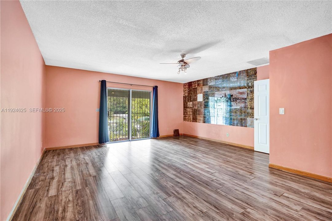 For Sale: $405,000 (2 beds, 2 baths, 1498 Square Feet)