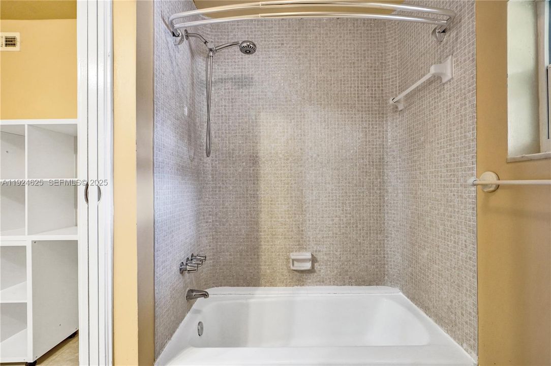 For Sale: $405,000 (2 beds, 2 baths, 1498 Square Feet)