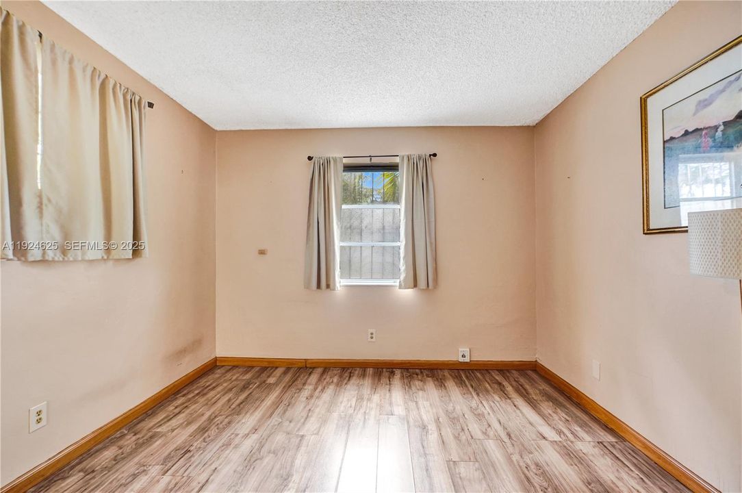 For Sale: $405,000 (2 beds, 2 baths, 1498 Square Feet)