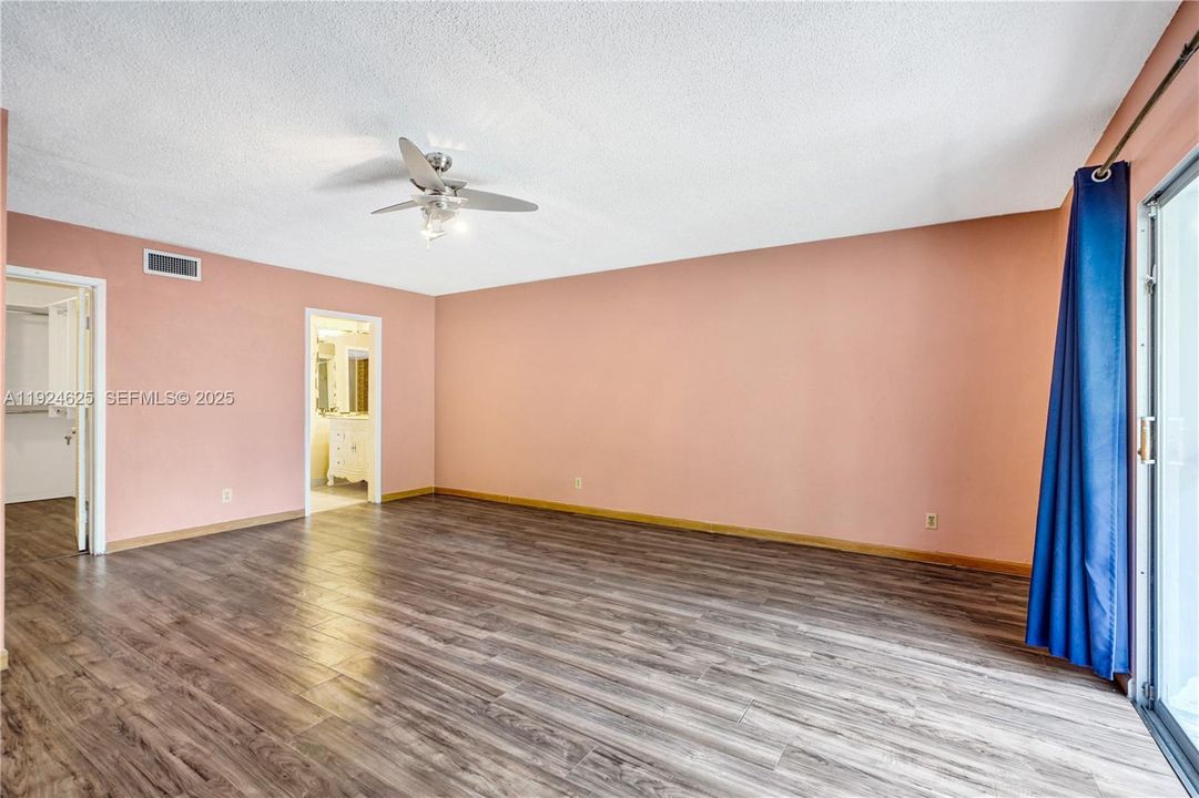For Sale: $405,000 (2 beds, 2 baths, 1498 Square Feet)
