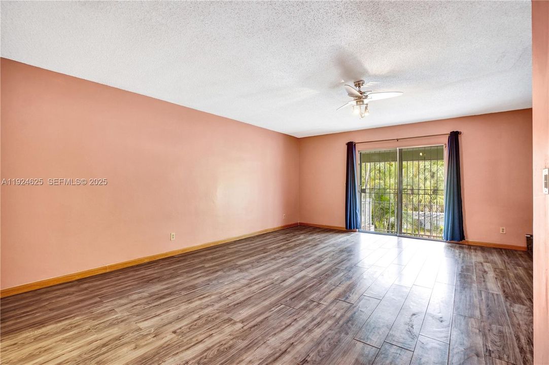 For Sale: $405,000 (2 beds, 2 baths, 1498 Square Feet)