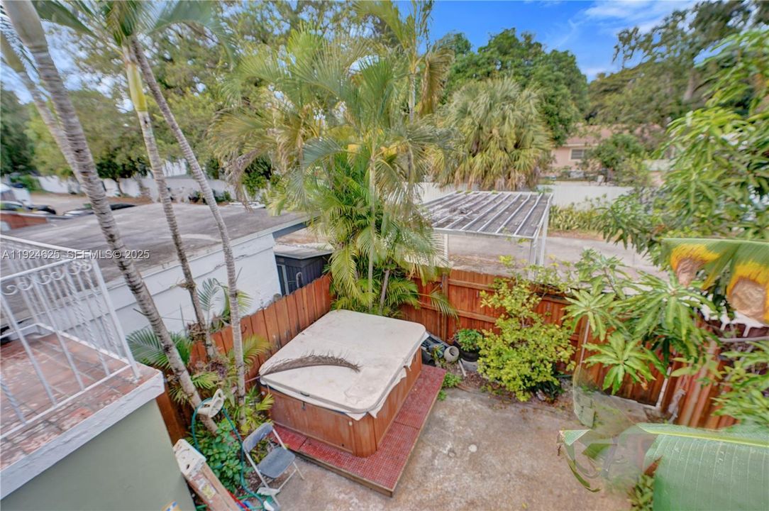 For Sale: $405,000 (2 beds, 2 baths, 1498 Square Feet)