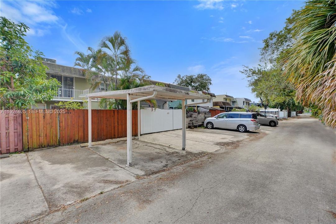 For Sale: $405,000 (2 beds, 2 baths, 1498 Square Feet)