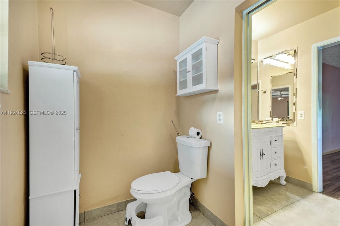 For Sale: $405,000 (2 beds, 2 baths, 1498 Square Feet)