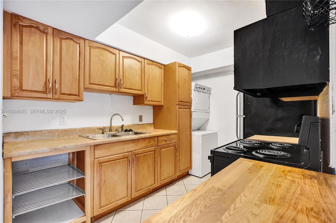 For Sale: $405,000 (2 beds, 2 baths, 1498 Square Feet)