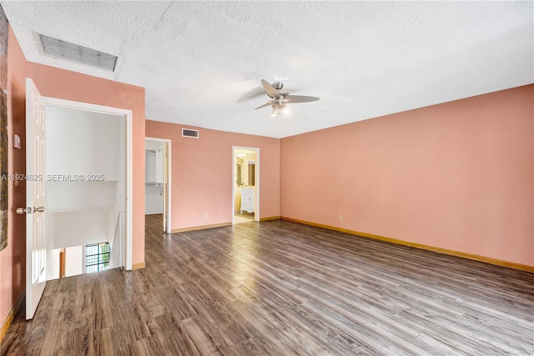 For Sale: $405,000 (2 beds, 2 baths, 1498 Square Feet)