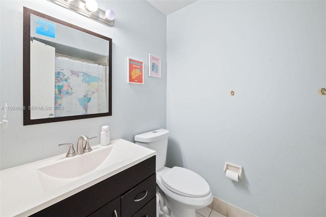 For Rent: $2,375 (2 beds, 2 baths, 965 Square Feet)