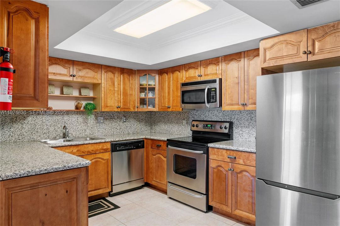 For Sale: $299,500 (2 beds, 2 baths, 1400 Square Feet)