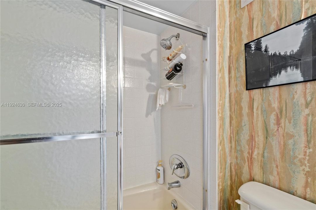 For Sale: $299,500 (2 beds, 2 baths, 1400 Square Feet)