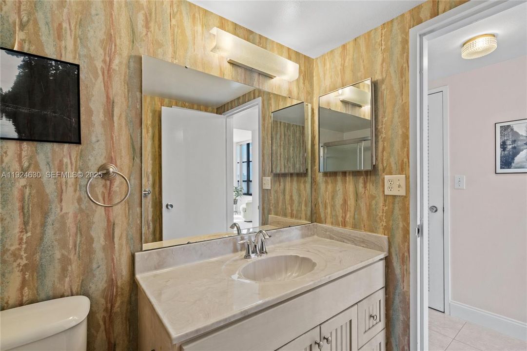 For Sale: $299,500 (2 beds, 2 baths, 1400 Square Feet)