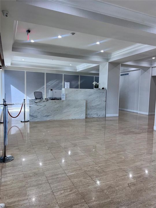 出租: $2,400 (1 贝兹, 1 浴室, 940 平方英尺)