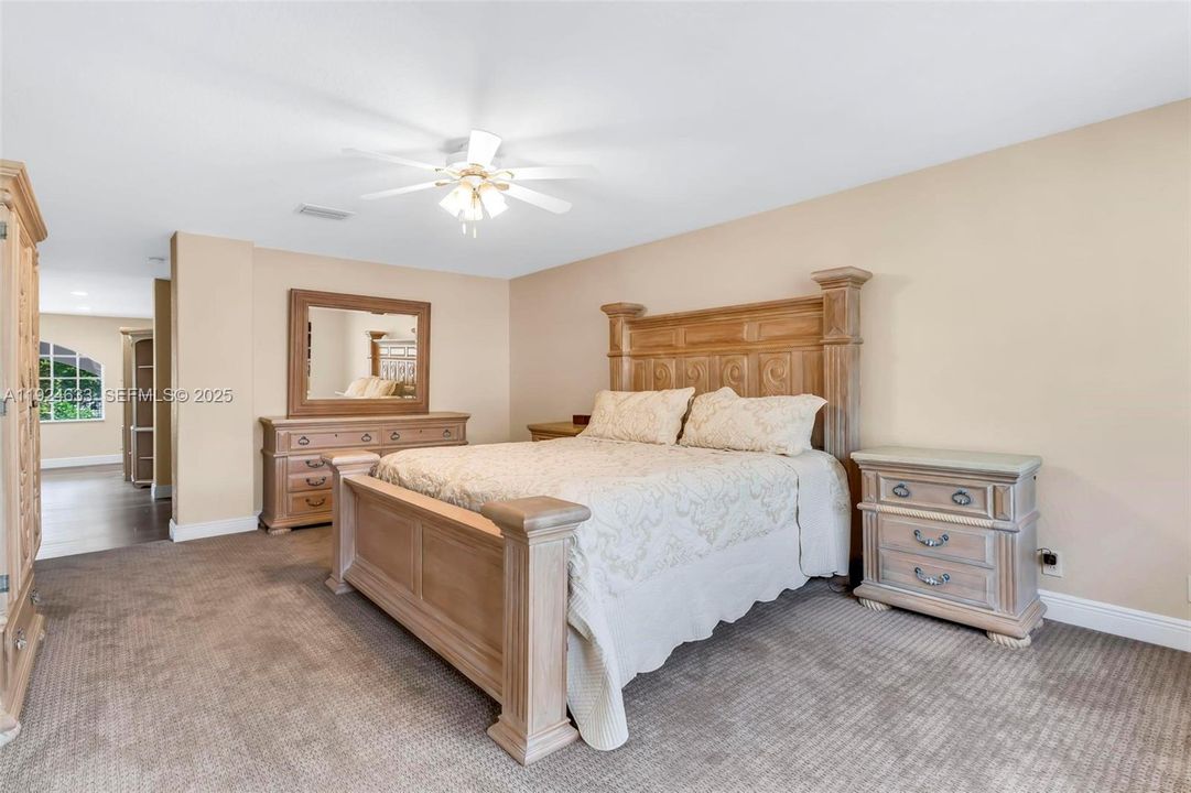 For Sale: $1,395,000 (6 beds, 5 baths, 4292 Square Feet)