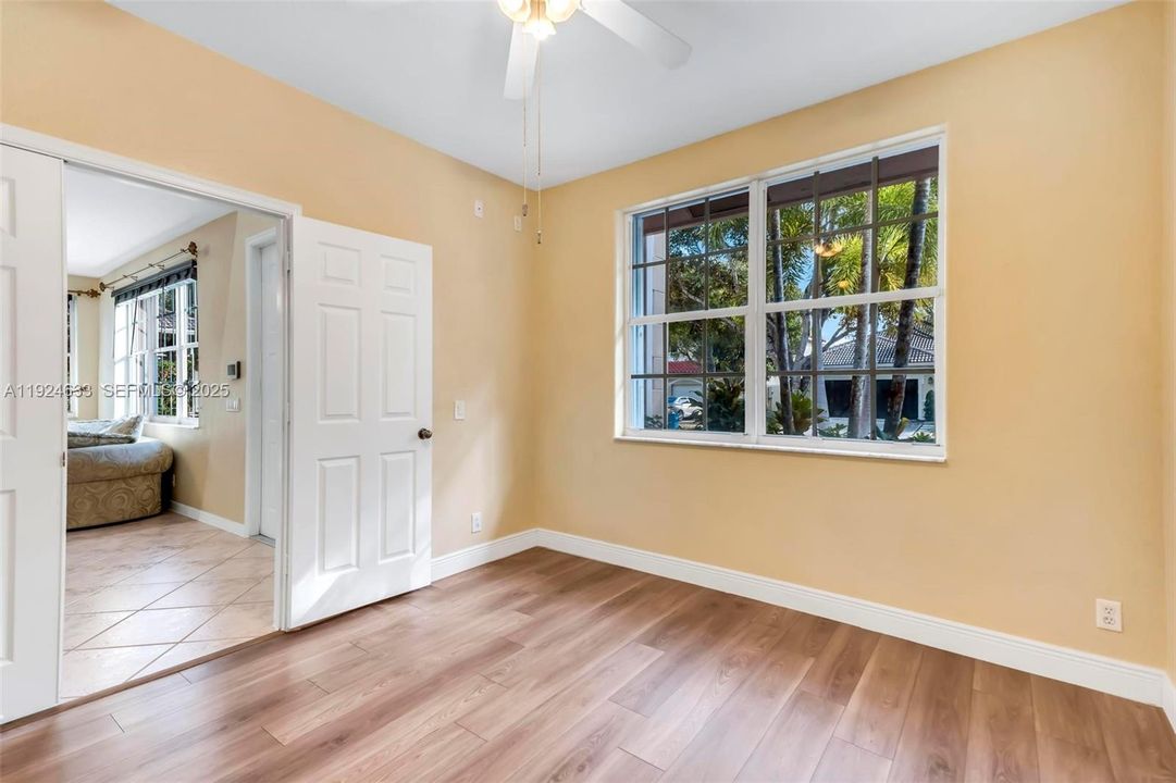 For Sale: $1,395,000 (6 beds, 5 baths, 4292 Square Feet)