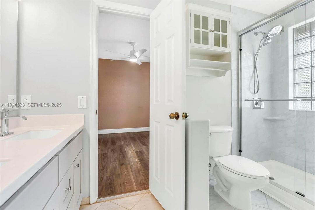 For Sale: $1,395,000 (6 beds, 5 baths, 4292 Square Feet)