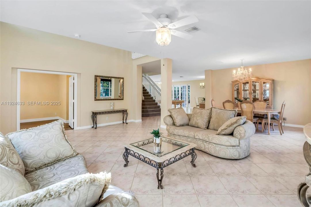 For Sale: $1,395,000 (6 beds, 5 baths, 4292 Square Feet)