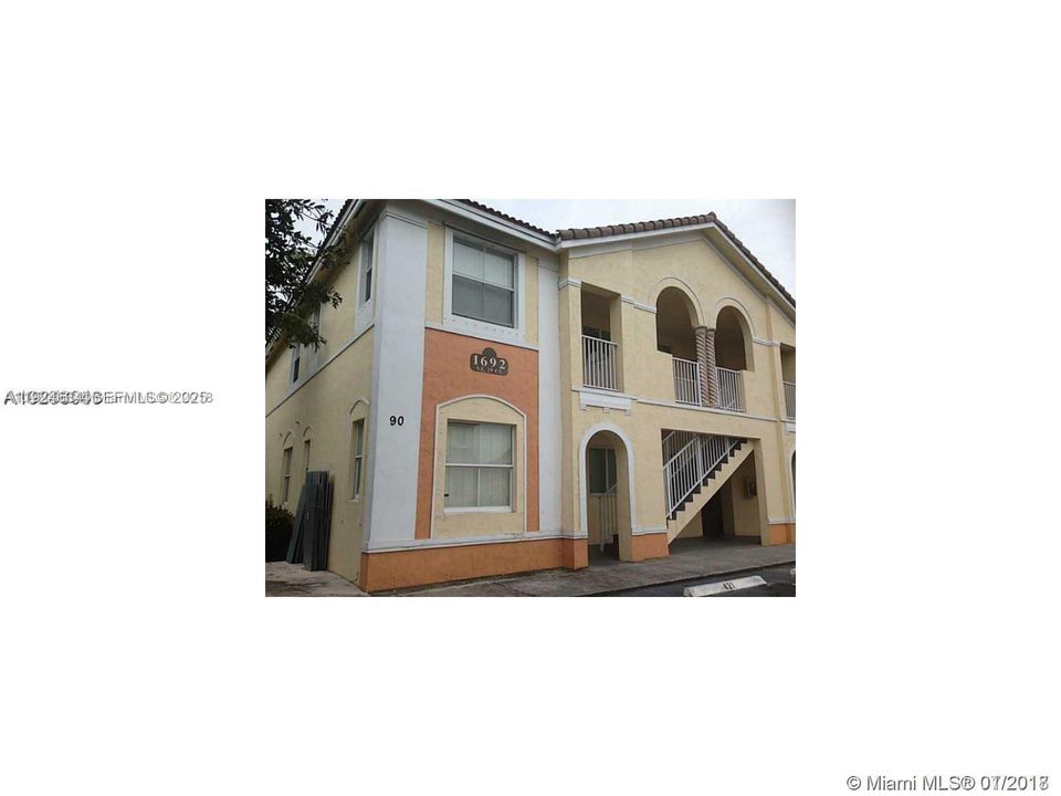 В аренду: $1,750 (2 спален, 2 ванн, 914 Квадратных фут)